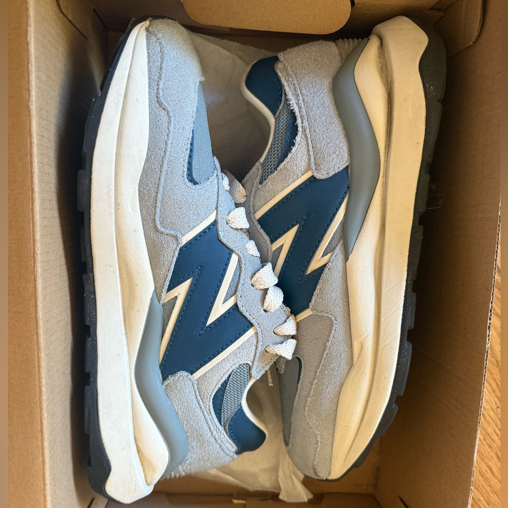 New balance 5740 Blue suede running sneakers